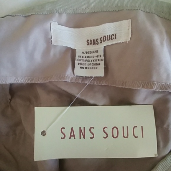 NWT Lace mini skirt - Picture 4 of 4